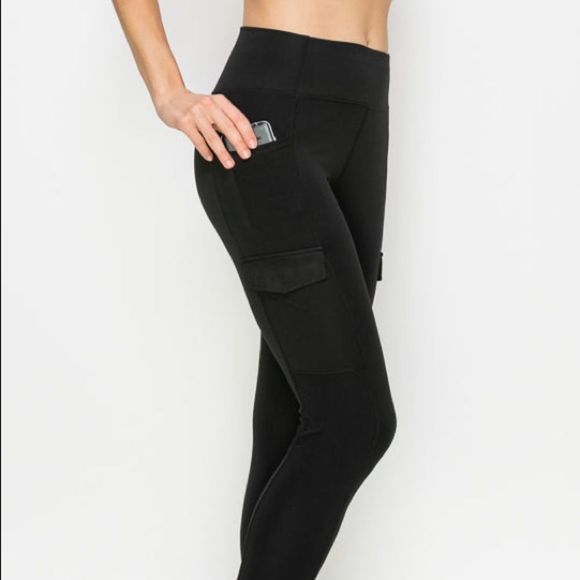 Black Cargo pocket legging - Picture 1 of 5